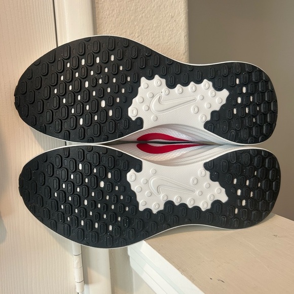 Brand New Nike REVOLUTION 7 Men's Photon Dust Fire Red Running Shoes Sz  12 - Picture 8 of 10